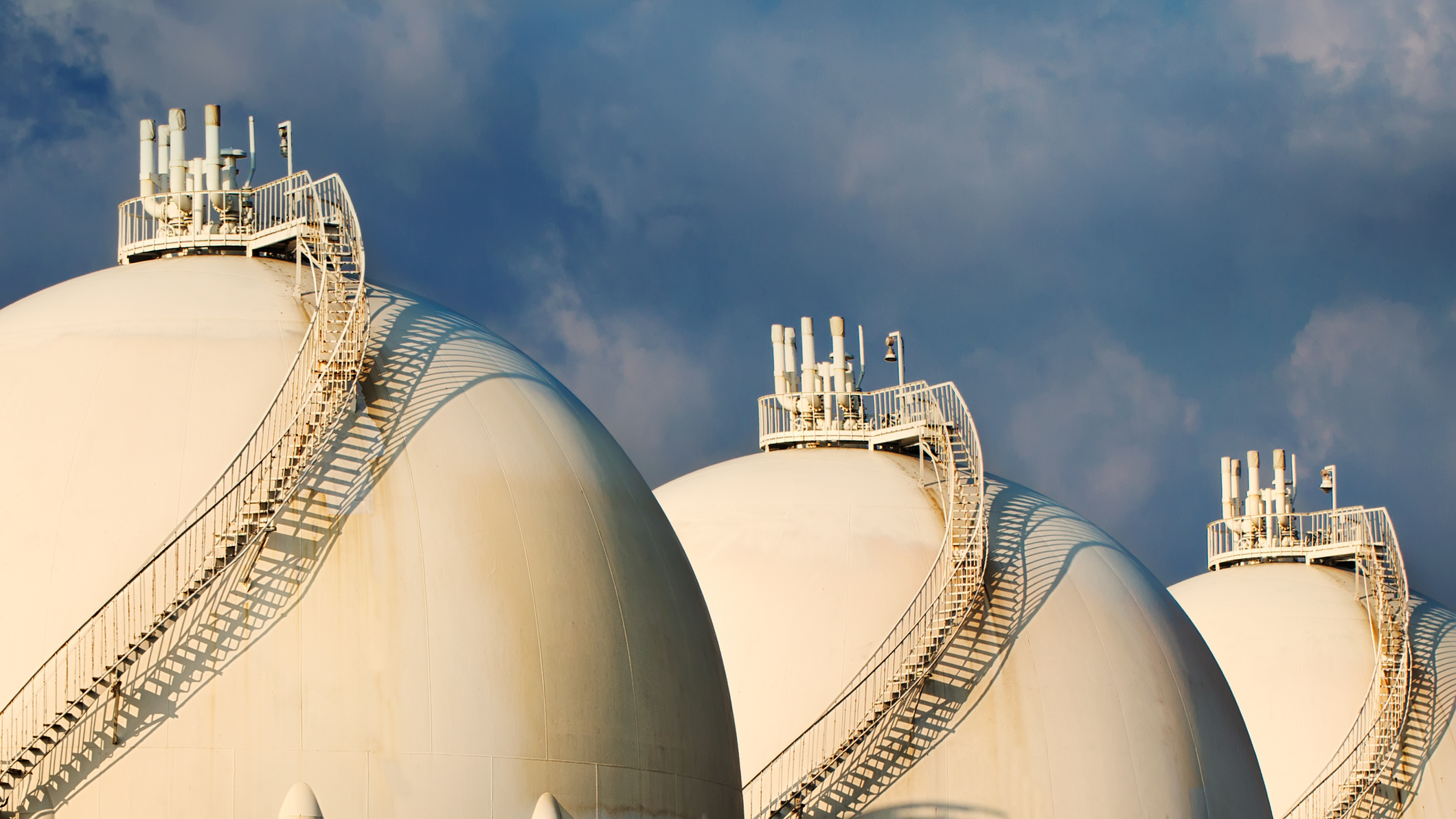 Liquefied petroleum gas (LPG) containers